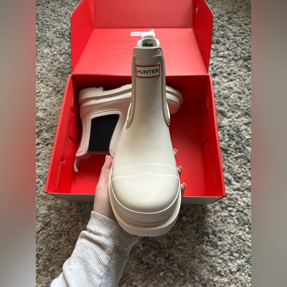 Not the right size, never worn - Picture 2 of 5